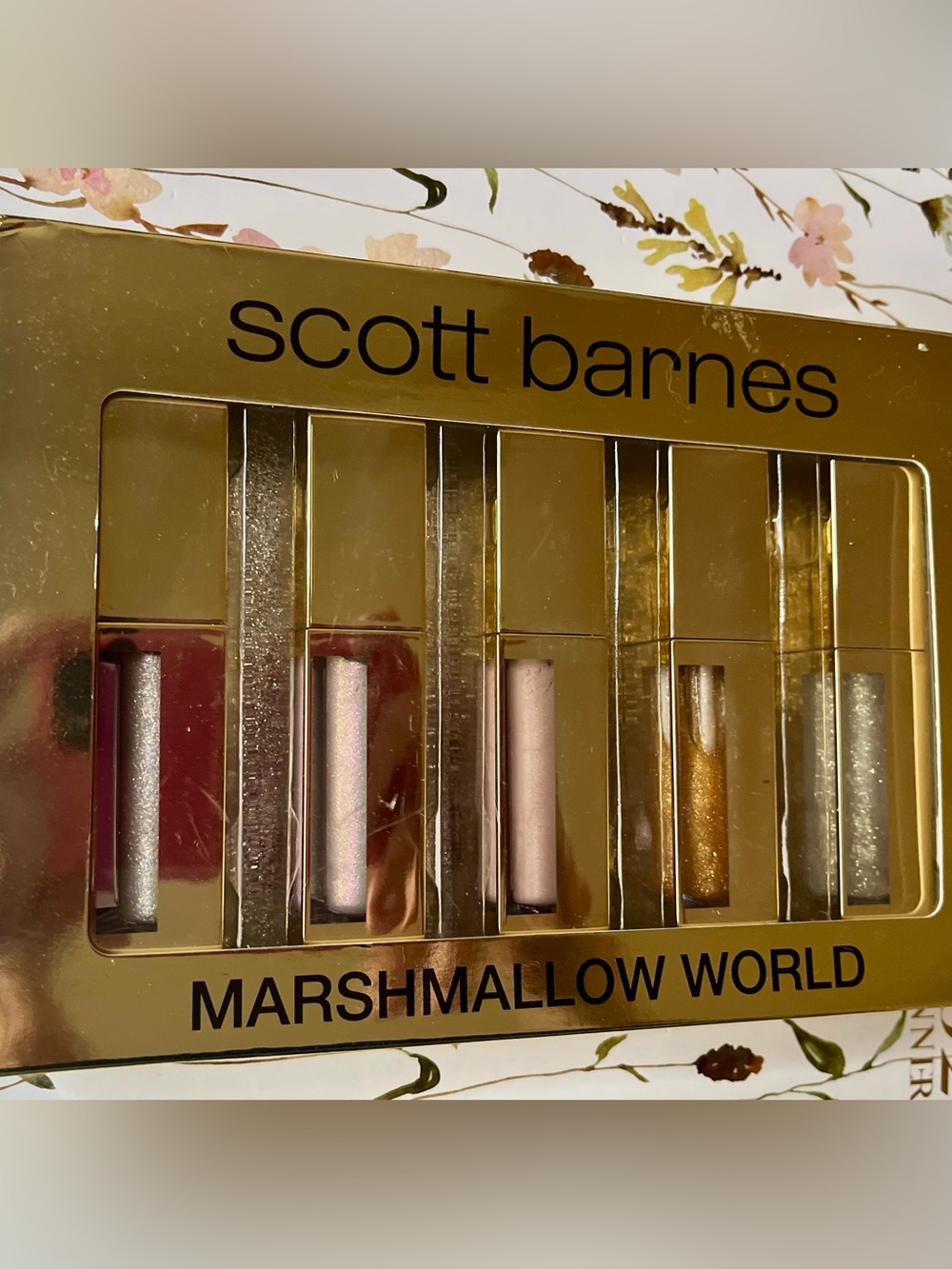 Scott Barnes Marshmallow World Lip Gloss Set 5 Piece NIB - Picture 3 of 5